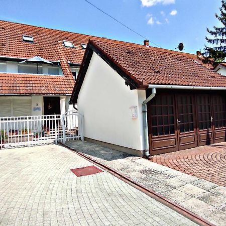 Alea Apartmanok Harkany Exterior photo