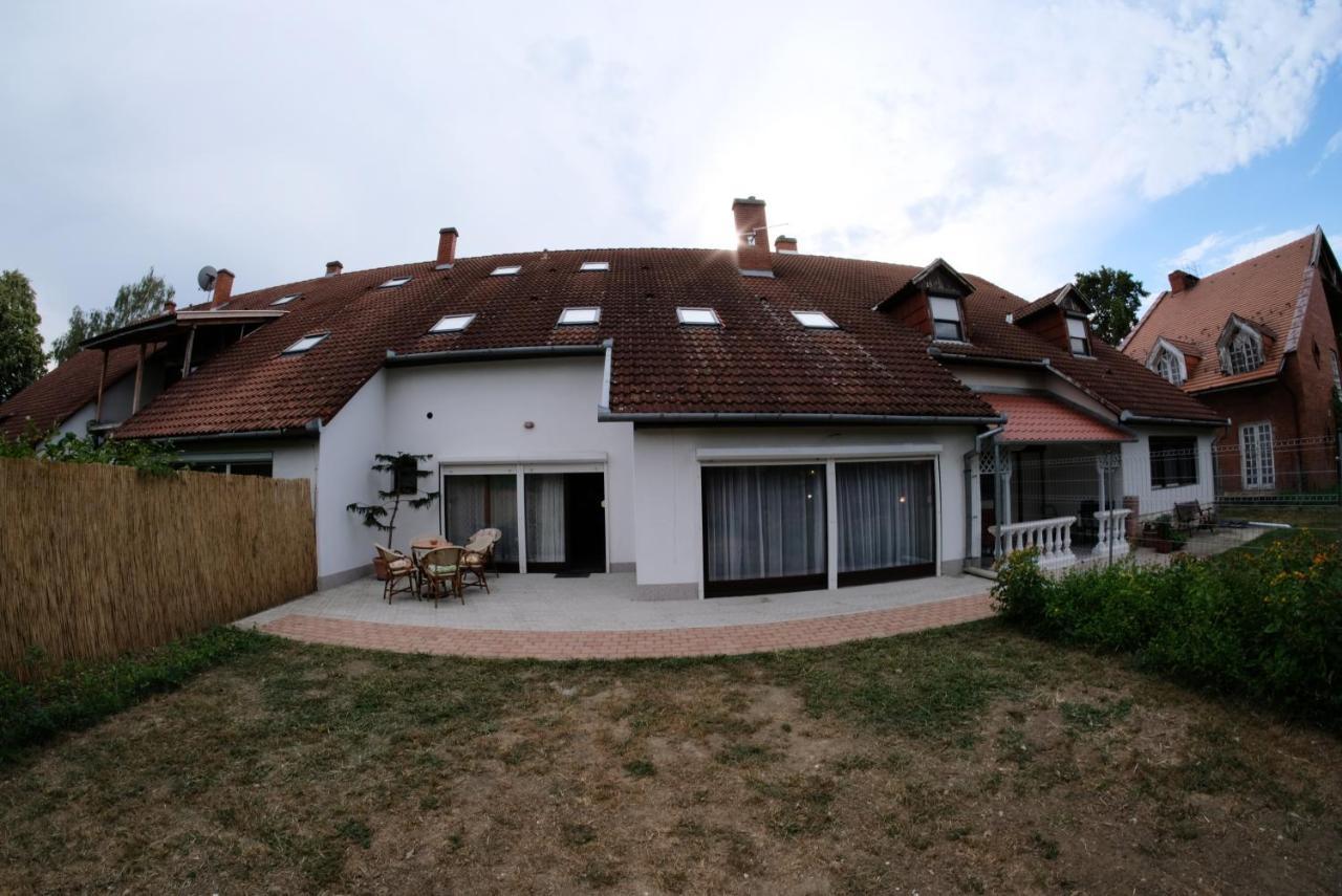 Alea Apartmanok Harkany Exterior photo